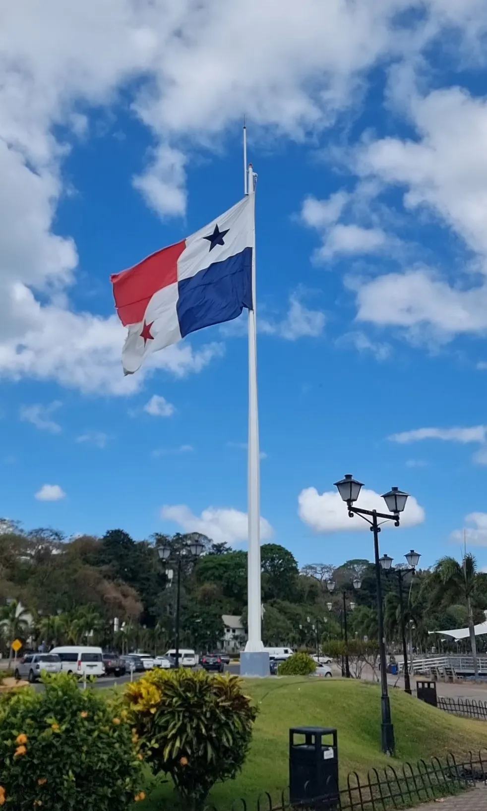 Skyline von Panama City als Symbol für internationale Unternehmensstrukturen